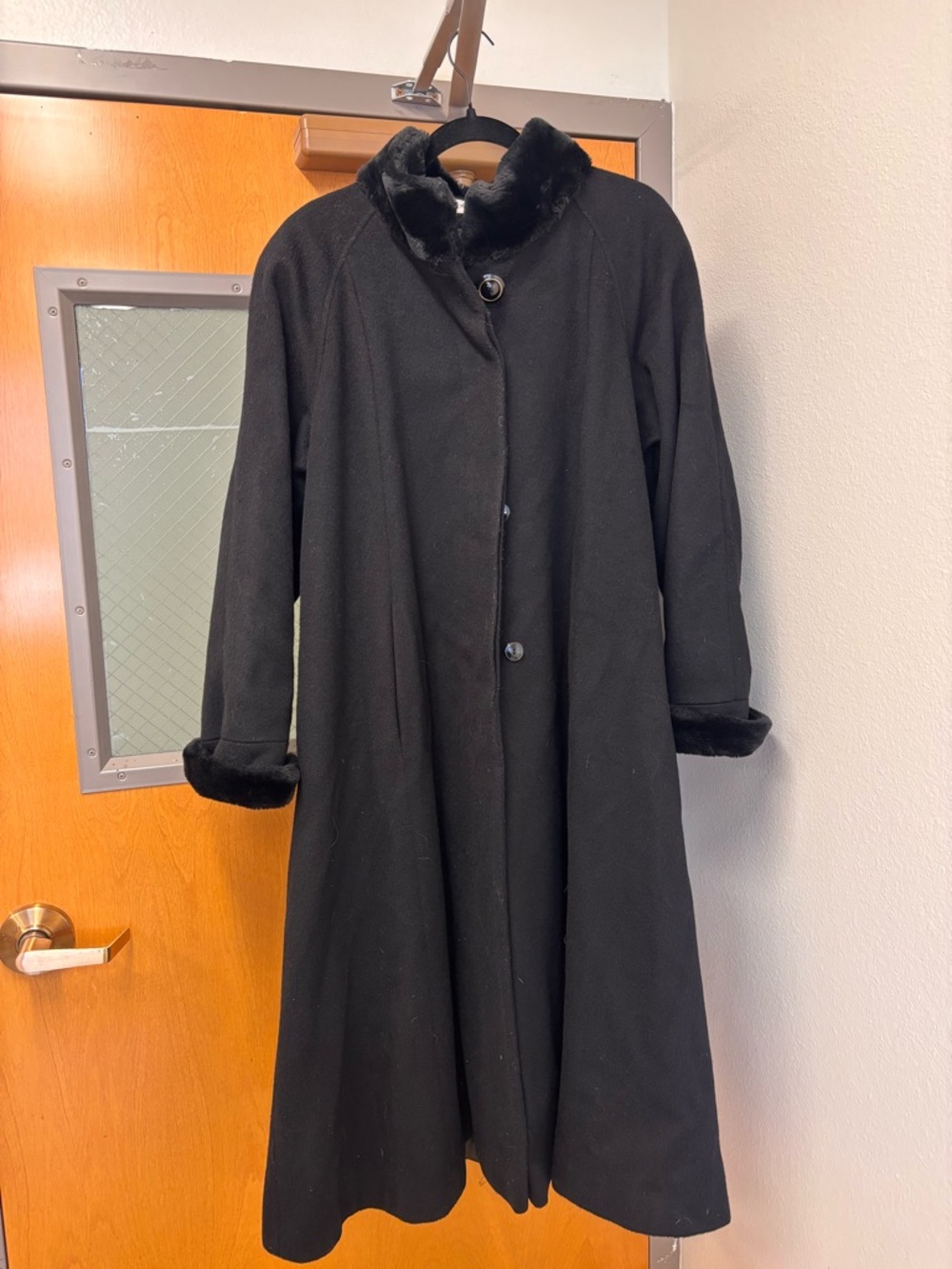 Vintage Women’s Wool Coat, Donny Brook Full Length Sz 8 Faux Fur Trim